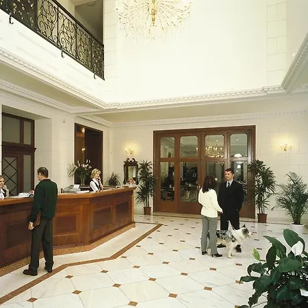 Parkhotel Richmond 4* קרלובי וארי