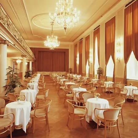 מלון Parkhotel Richmond 4*