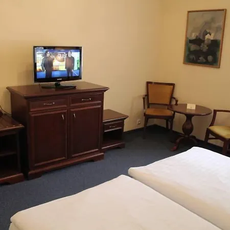 מלון Parkhotel Richmond 4*